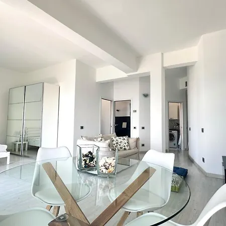 Appartamento A40 - Ancona, Elegante Bilocale In Centro Con Vista Mozzafiato! Ancona