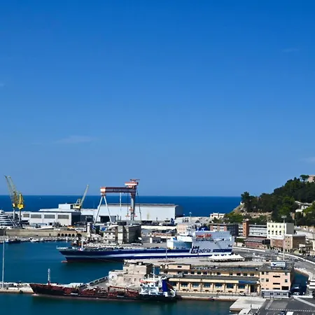A40 - Ancona, Elegante Bilocale In Centro Con Vista Mozzafiato! Appartamento *