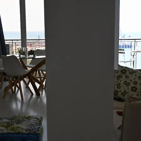 A40 - Ancona, Elegante Bilocale In Centro Con Vista Mozzafiato! アパート アンコーナ